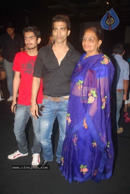 Lakme Fashion Week Day 5 Guests - 31 / 114 photos