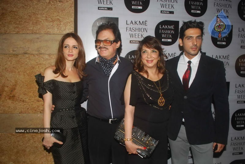 Lakme Fashion Week Day 5 Guests - 51 / 114 photos