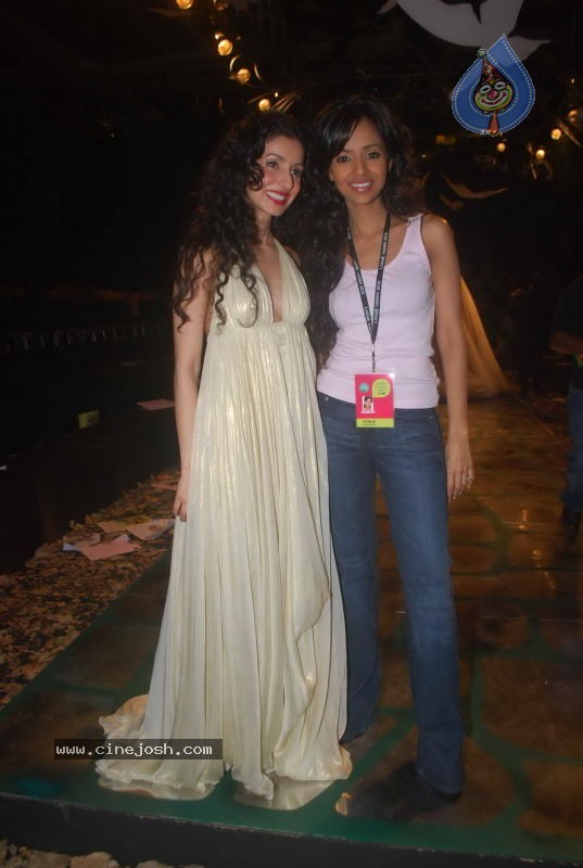 Lakme Fashion Week Day 5 Guests - 57 / 114 photos