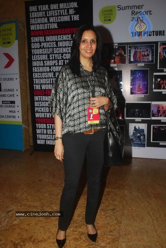Lakme Fashion Week Day 5 Guests - 73 / 114 photos