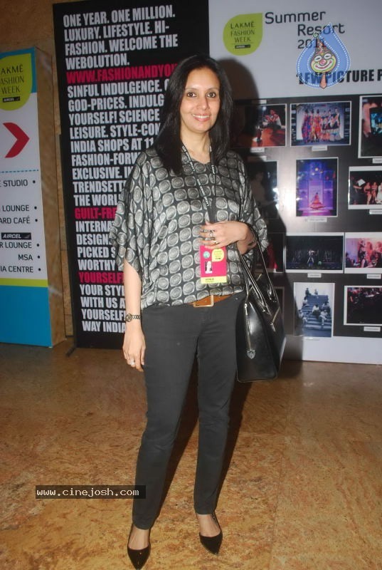 Lakme Fashion Week Day 5 Guests - 110 / 114 photos