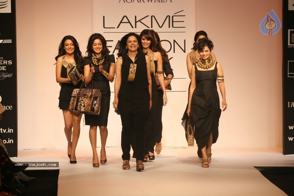 Lakme Fashion Week Day 5 Guests - 132 / 172 photos