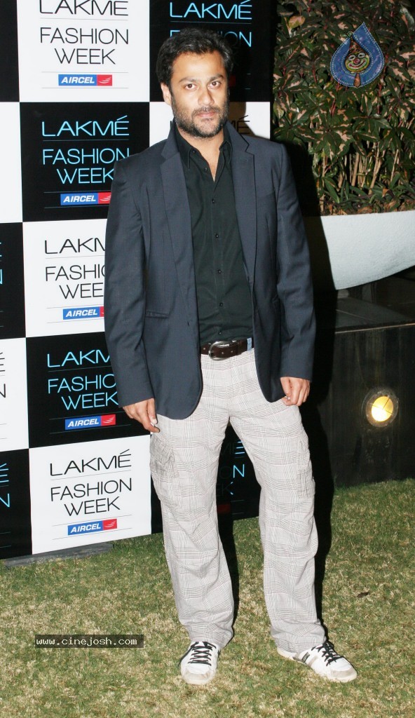 Lakme Fashion Week Day 5 Guests - 138 / 172 photos