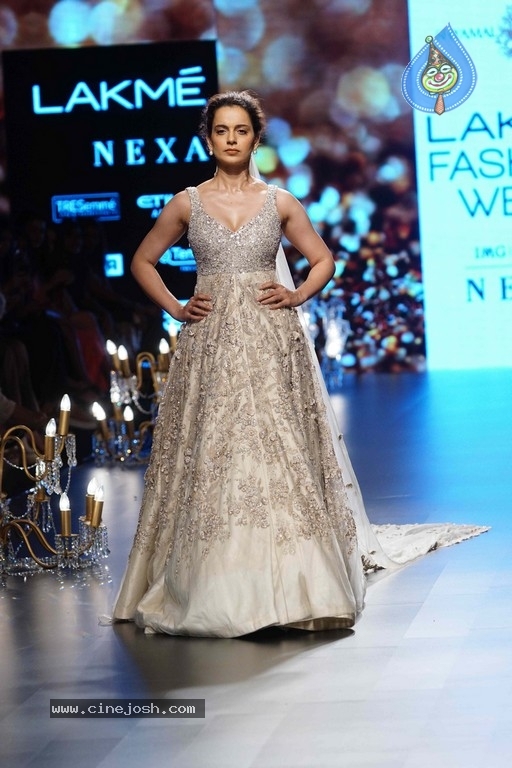 Lakme Fashion Week Grand Finale - 2 / 35 photos
