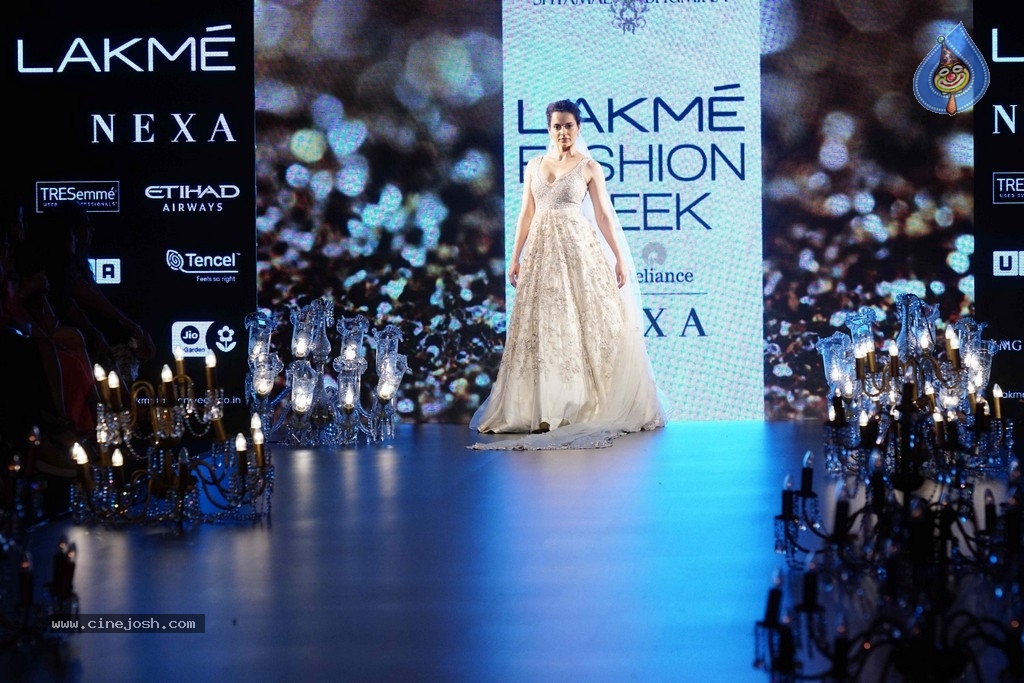 Lakme Fashion Week Grand Finale - 5 / 35 photos