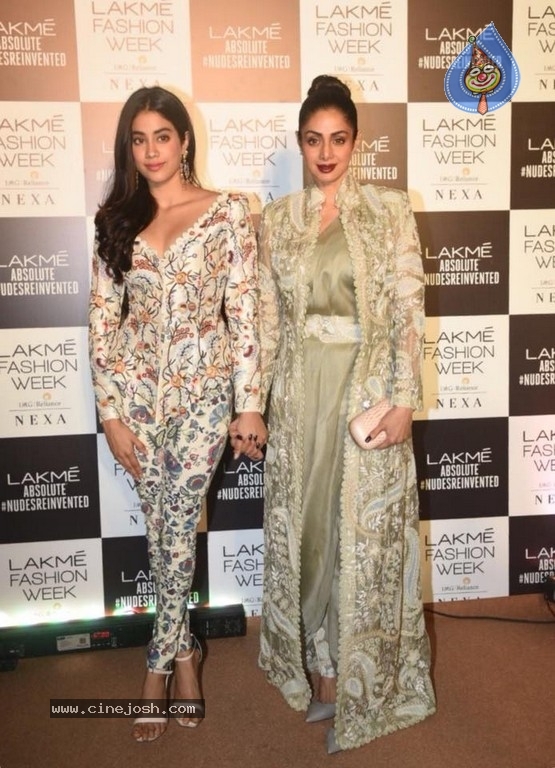 Lakme Fashion Week Grand Finale - 23 / 35 photos