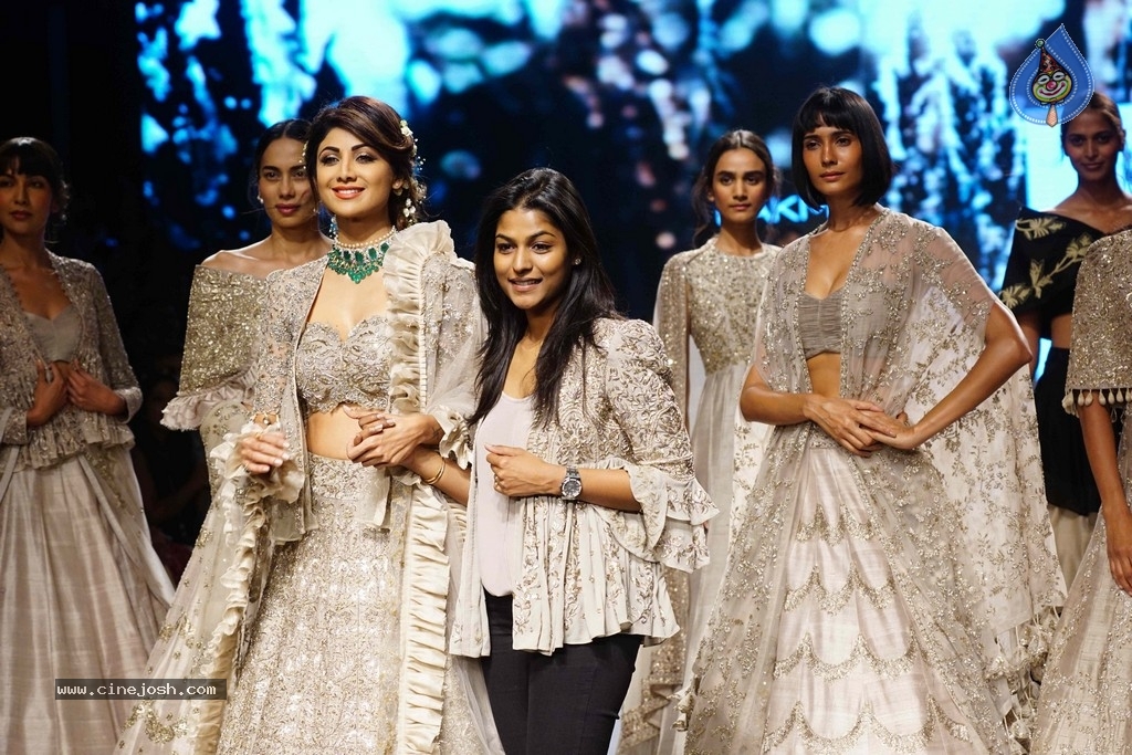 Lakme Fashion Week Grand Finale - 30 / 35 photos