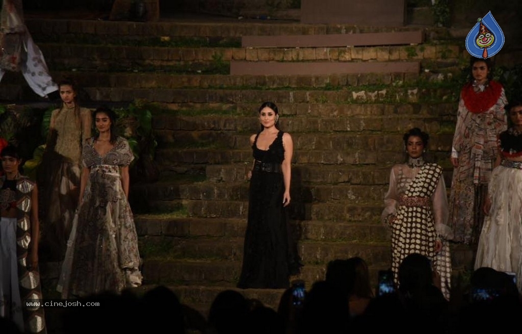 Lakme Fashion Week Grand Finale - 31 / 35 photos