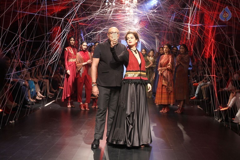 Lakme Fashion Week Winter Festive 2016 - 65 / 82 photos