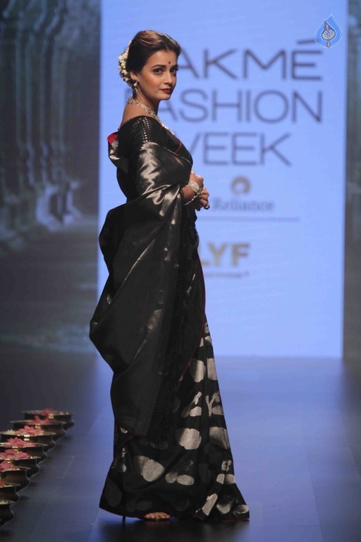 Lakme Fashion Week Winter Festive 2016 Grand Finale - 32 / 84 photos