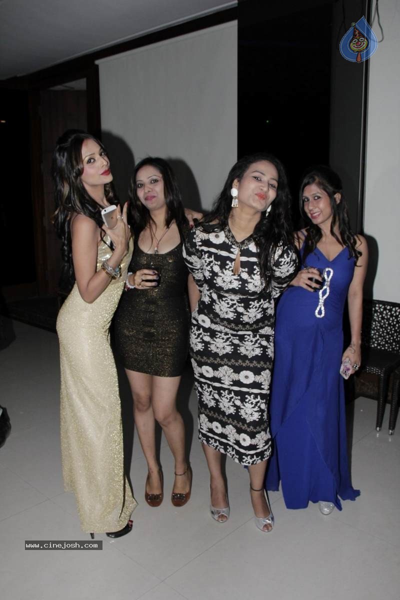 Leena Kapoor Birthday Party - 28 / 30 photos