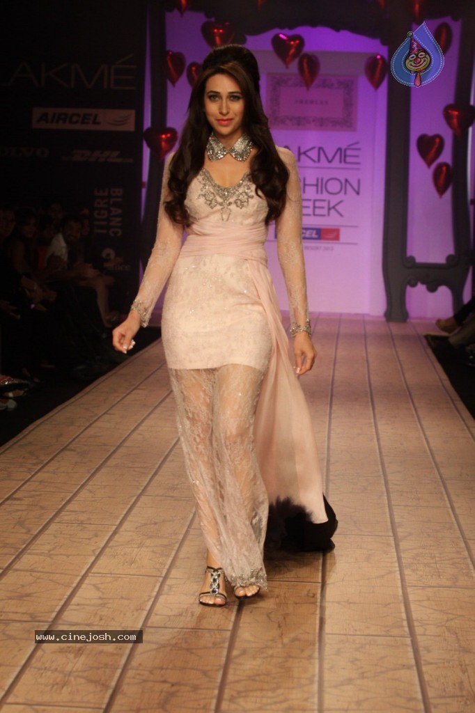 LFW 2013 Day 2 All Shows - 67 / 150 photos