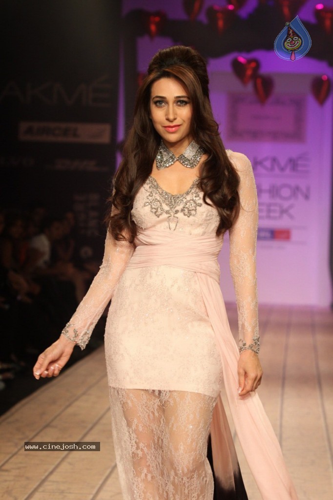 LFW 2013 Day 2 All Shows - 129 / 150 photos