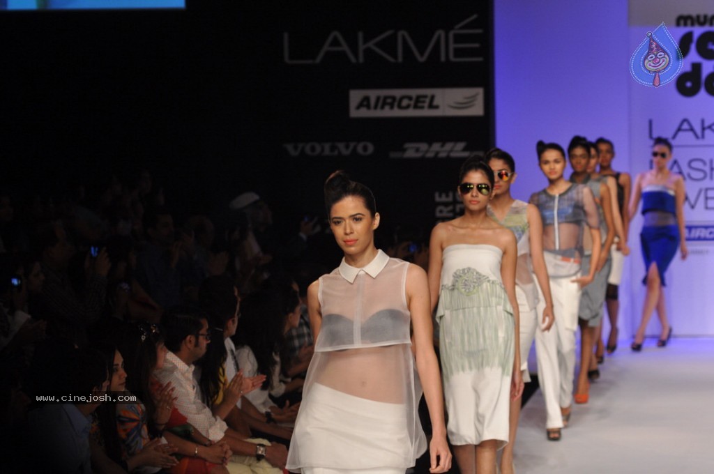 LFW 2013 Day 3 All Shows - 49 / 112 photos