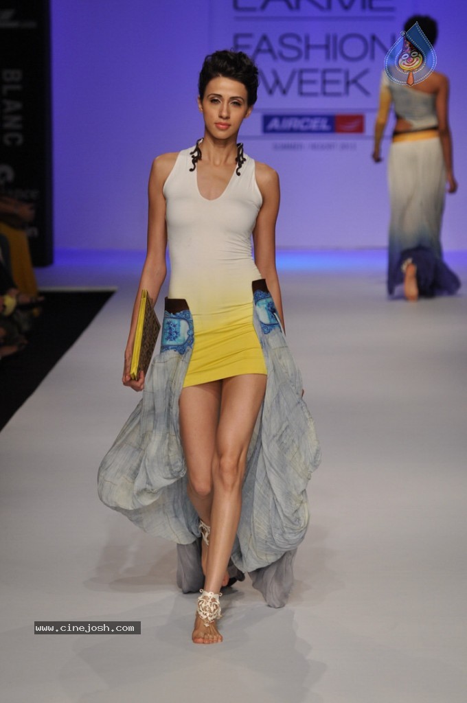 LFW 2013 Day 3 All Shows - 81 / 112 photos