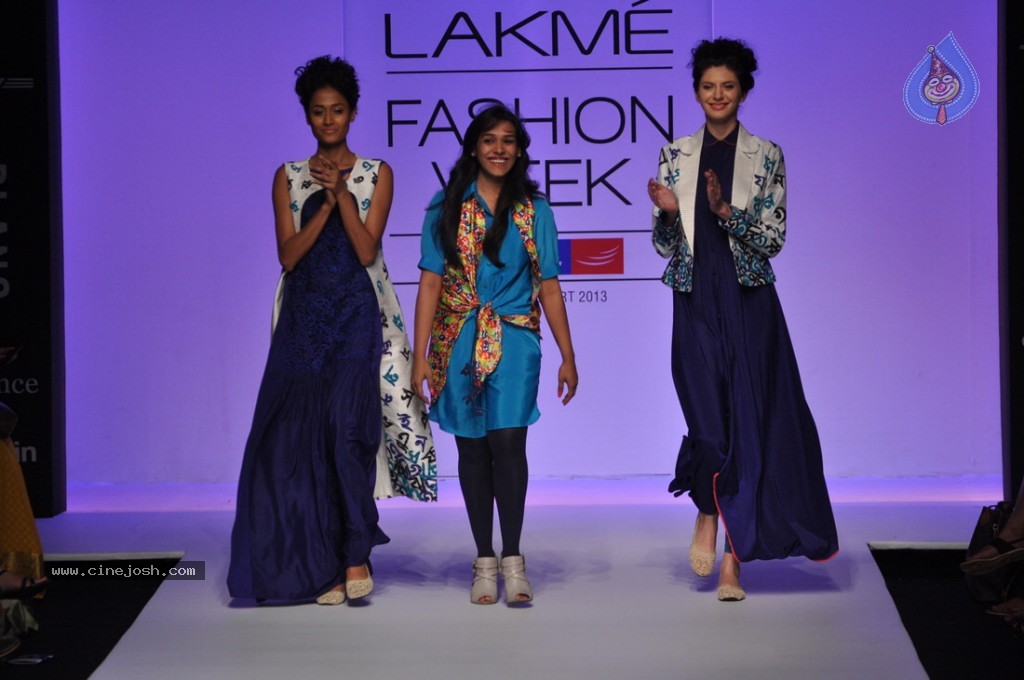 LFW 2013 Day 3 All Shows - 107 / 112 photos