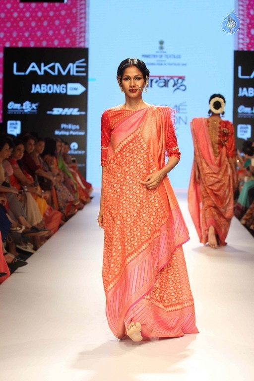 LFW 2015 Gaurang Show - 2 / 36 photos