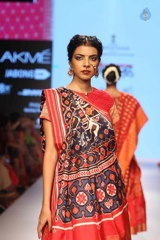 LFW 2015 Gaurang Show - 13 / 36 photos