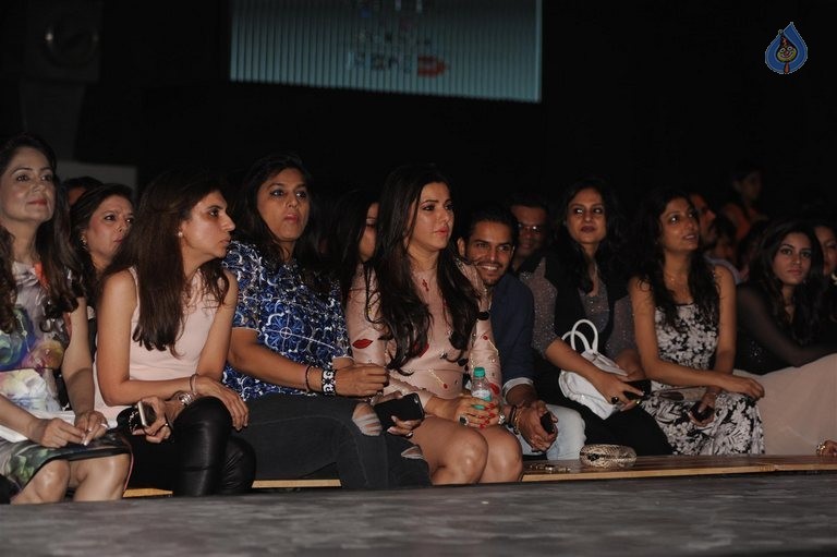 LFW 2015 Manish Malhotra Show 1 - 3 / 62 photos