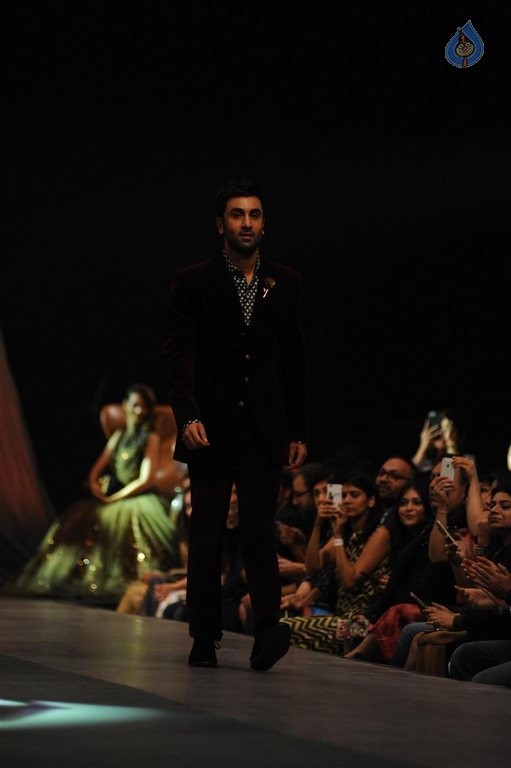 LFW 2015 Manish Malhotra Show 1 - 45 / 62 photos