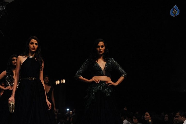 LFW 2015 Manish Malhotra Show 1 - 54 / 62 photos