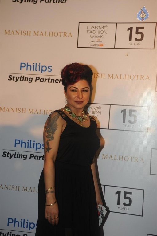 LFW 2015 Manish Malhotra Show 2 - 34 / 63 photos