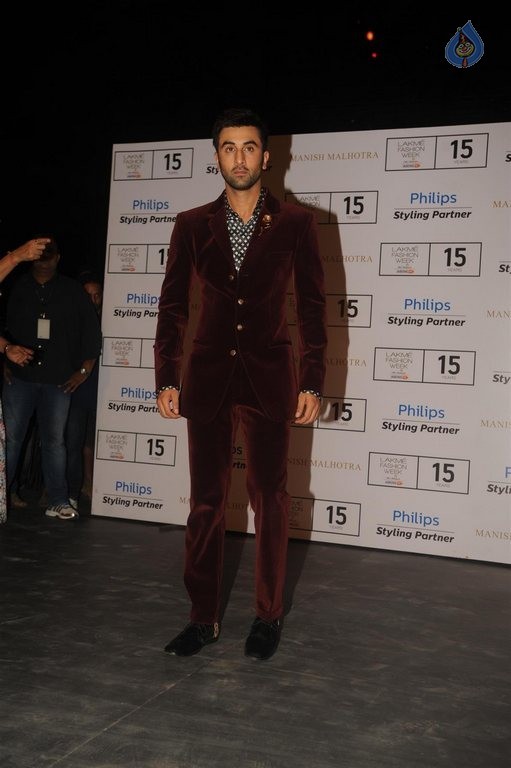 LFW 2015 Manish Malhotra Show 2 - 57 / 63 photos