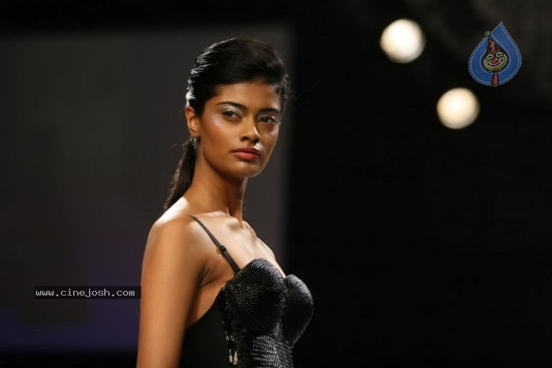 LFW Day 1 All Fashion Show Photos - 15 / 127 photos