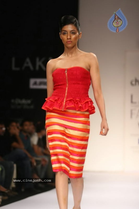 LFW Day 1 All Fashion Show Photos - 20 / 127 photos