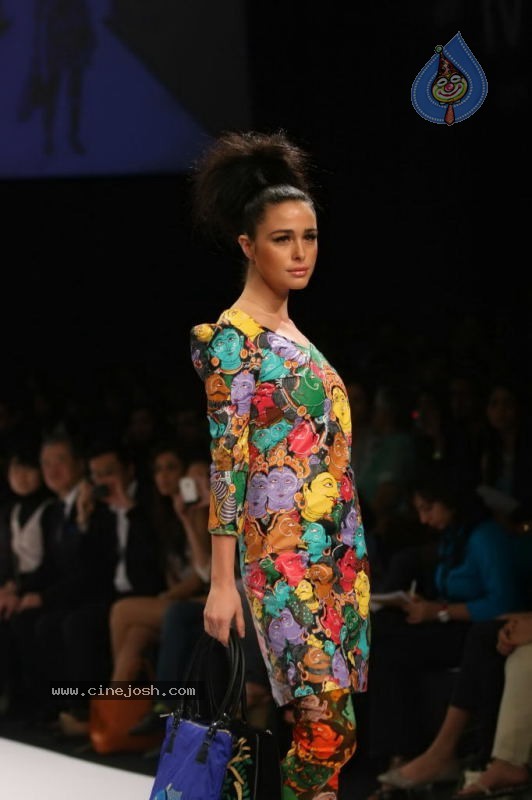 LFW Day 1 All Fashion Show Photos - 30 / 127 photos