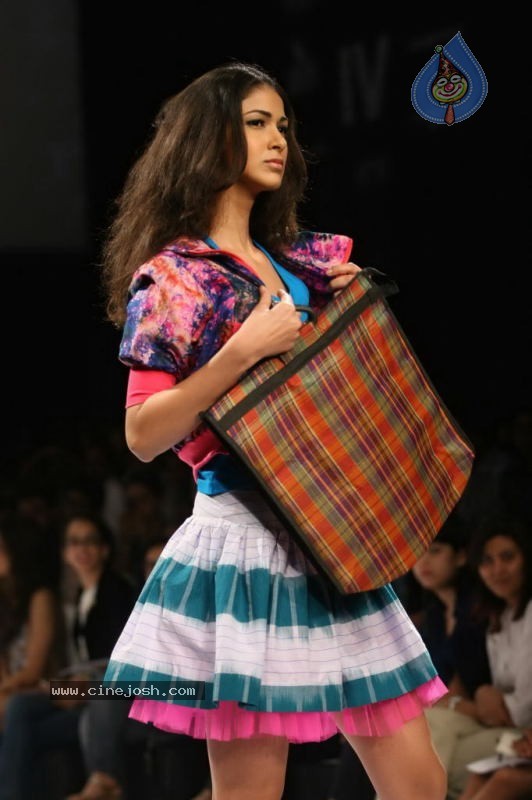 LFW Day 1 All Fashion Show Photos - 48 / 127 photos