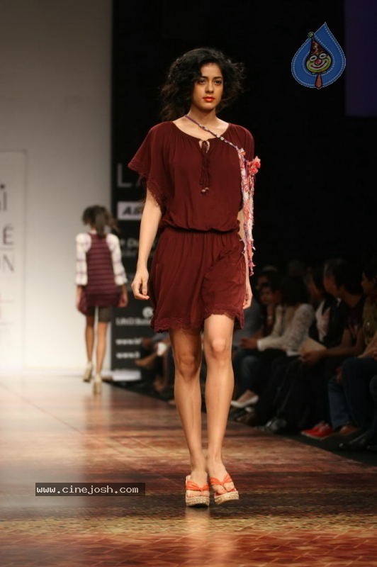 LFW Day 1 All Fashion Show Photos - 51 / 127 photos