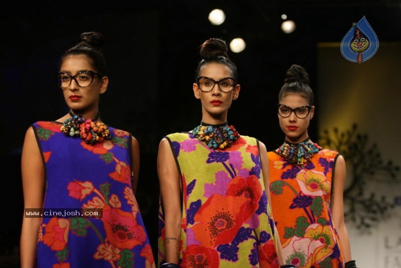 LFW Day 1 All Fashion Show Photos - 53 / 127 photos