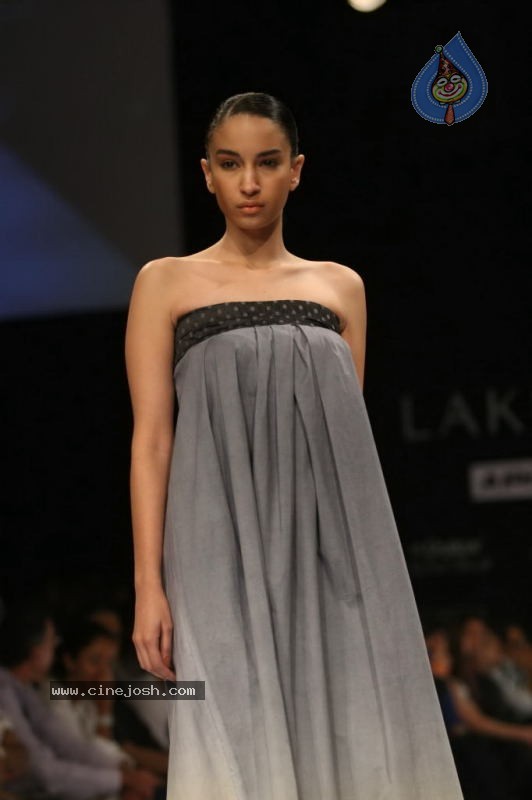 LFW Day 1 All Fashion Show Photos - 57 / 127 photos