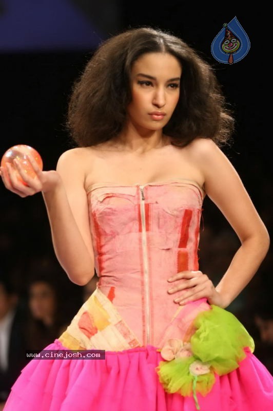 LFW Day 1 All Fashion Show Photos - 60 / 127 photos