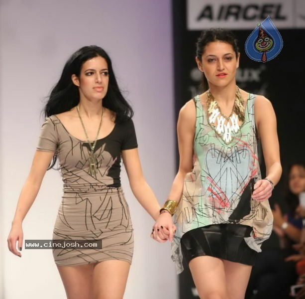 LFW Day 1 All Fashion Show Photos - 62 / 127 photos
