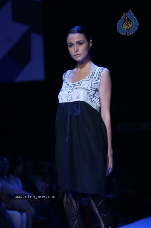 LFW Day 1 All Fashion Show Photos - 64 / 127 photos