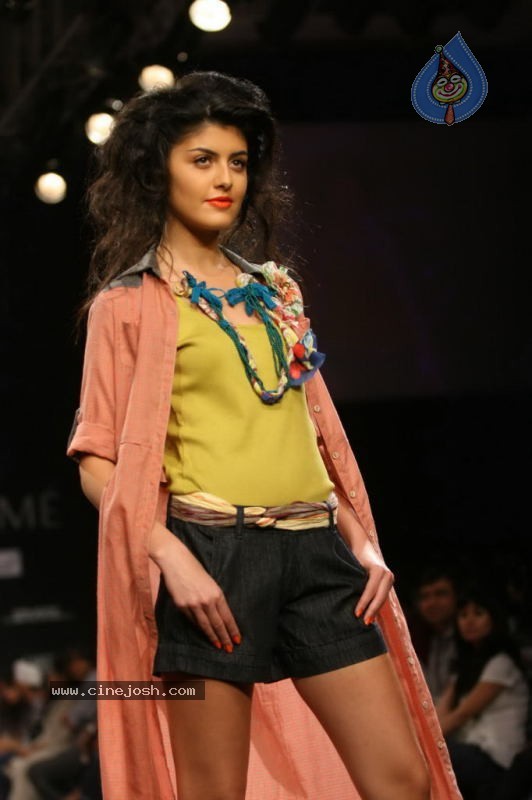 LFW Day 1 All Fashion Show Photos - 71 / 127 photos