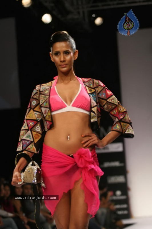 LFW Day 1 All Fashion Show Photos - 78 / 127 photos