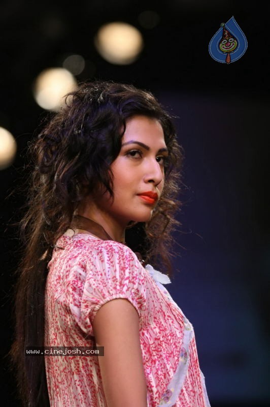 LFW Day 1 All Fashion Show Photos - 82 / 127 photos