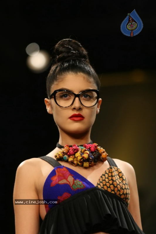 LFW Day 1 All Fashion Show Photos - 98 / 127 photos