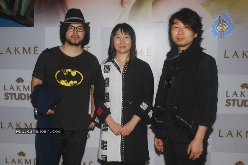 LFW Day 1 All Fashion Show Photos - 99 / 127 photos