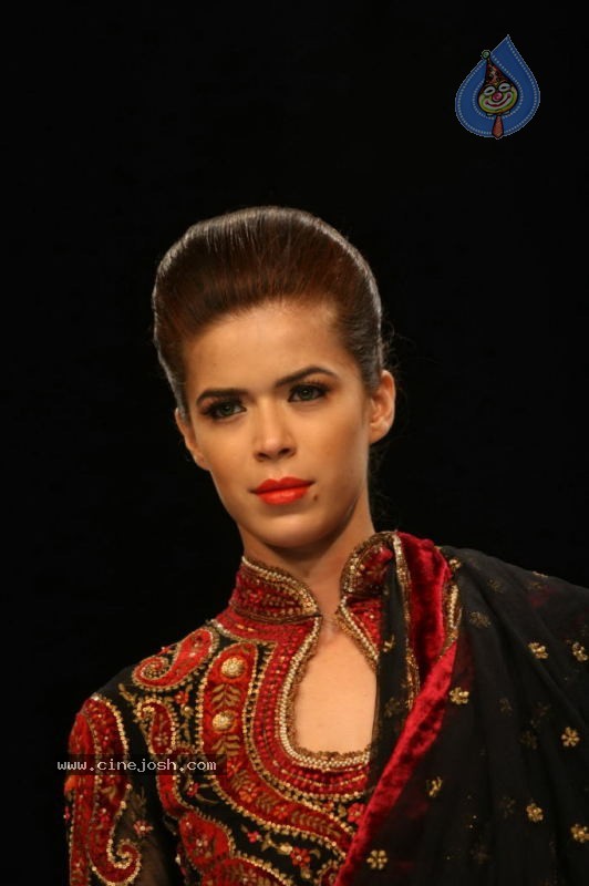 LFW Day 1 All Fashion Show Photos - 108 / 127 photos