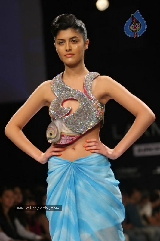 LFW Day 1 All Fashion Show Photos - 114 / 127 photos