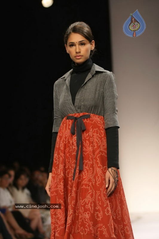 LFW Day 1 All Fashion Show Photos - 115 / 127 photos