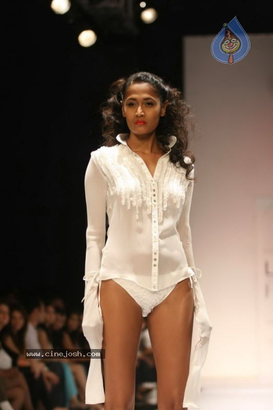 LFW Day 2 All Fashion Shows - 12 / 79 photos