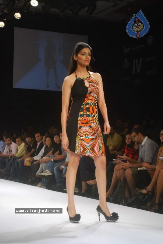 LFW Day 2 All Fashion Shows - 38 / 79 photos