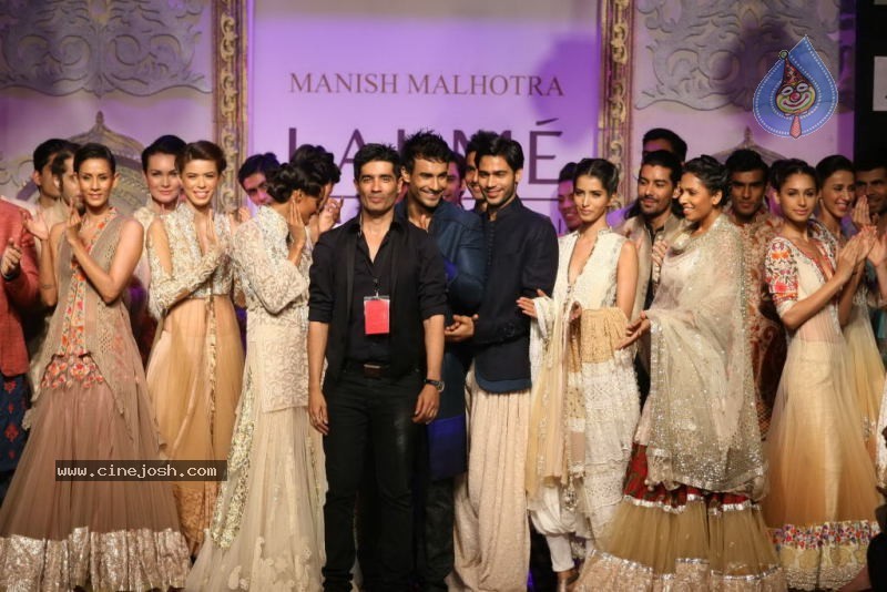 LFW Day 2 All Fashion Shows - 48 / 79 photos