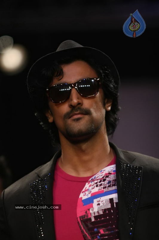 LFW Day 2 All Fashion Shows - 52 / 79 photos