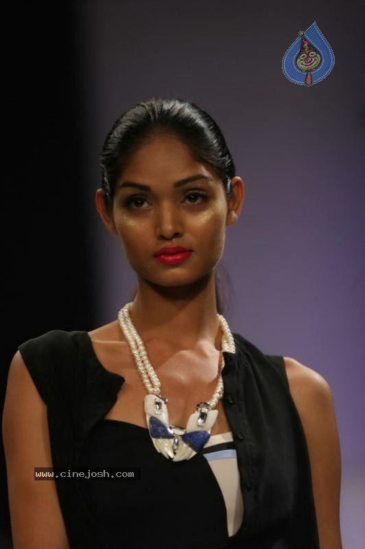 LFW Day 2 All Fashion Shows - 54 / 79 photos